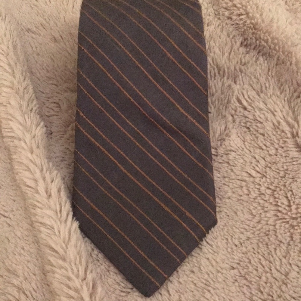 💚2/$15 Gray 100% Silk Tie with camel colored diagonal stripes